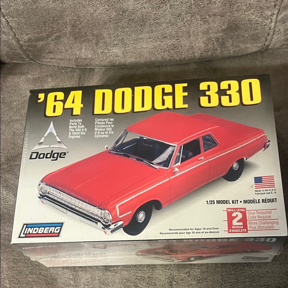 NIP Lindberg '64 Dodge 330 Model Kit